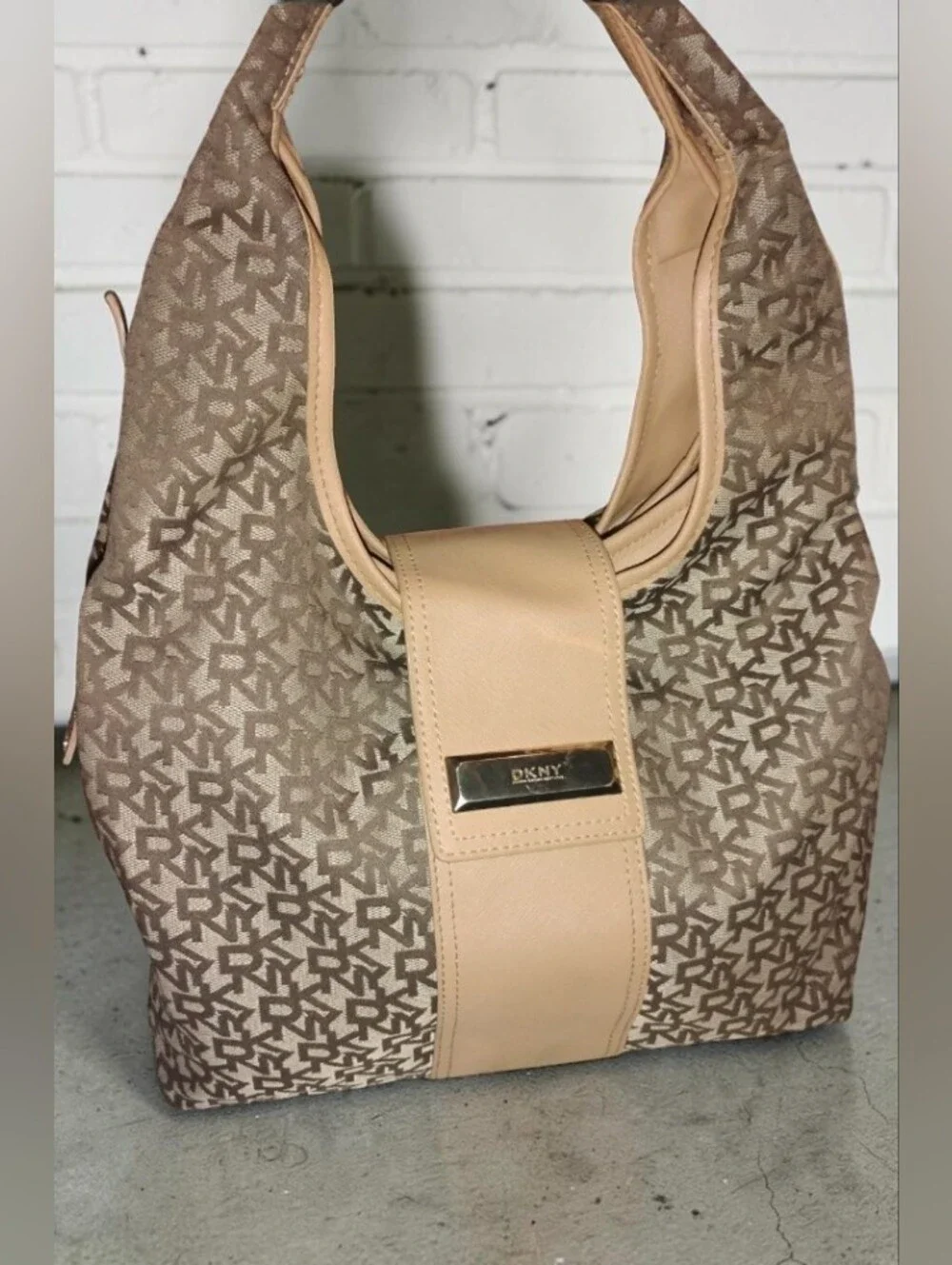 ✨ Vintage DKNY Monogram Town & Country Hobo Shoulder Bag - EUC ✨